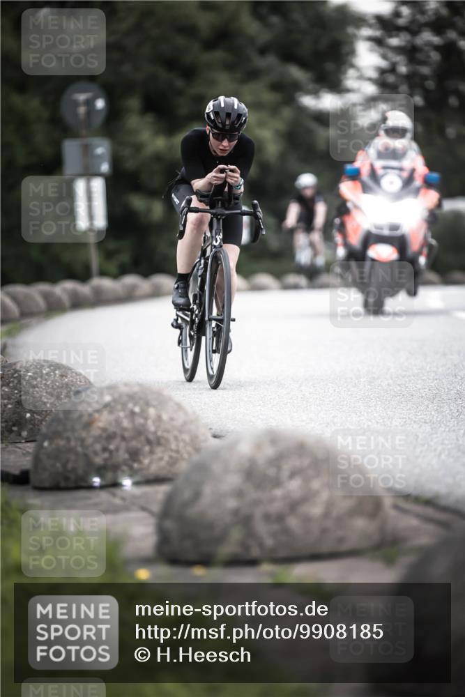 21.06.2026 - 29. Vierlanden-Triathlon H.Heesch http://msf.ph/oto/9908185 21.06.2026 10:27:08 Radfahren 24, 43, 45, 64, 89, 108, 486, 517, 600 meine-sportfotos.de