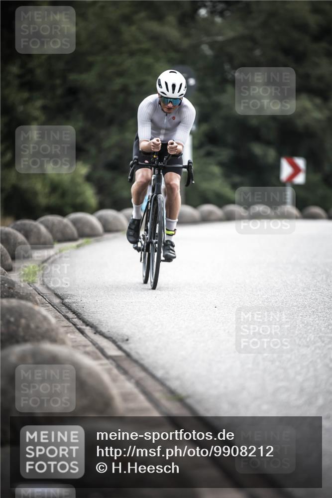 21.06.2026 - 29. Vierlanden-Triathlon H.Heesch http://msf.ph/oto/9908212 21.06.2026 09:24:07 Radfahren 62, 145, 184 meine-sportfotos.de