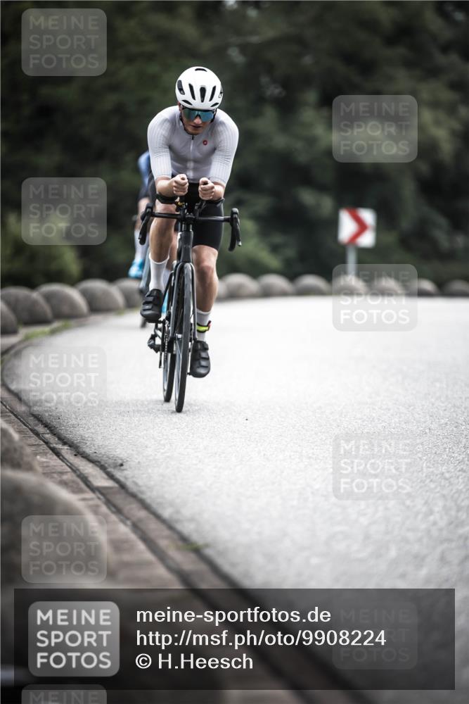 21.06.2026 - 29. Vierlanden-Triathlon H.Heesch http://msf.ph/oto/9908224 21.06.2026 09:24:08 Radfahren 62, 145, 184 meine-sportfotos.de