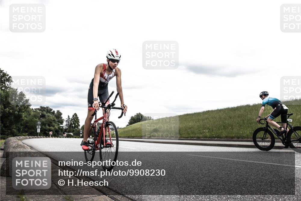 21.06.2026 - 29. Vierlanden-Triathlon H.Heesch http://msf.ph/oto/9908230 21.06.2026 14:42:38 Radfahren 1247, 1250, 1251 meine-sportfotos.de