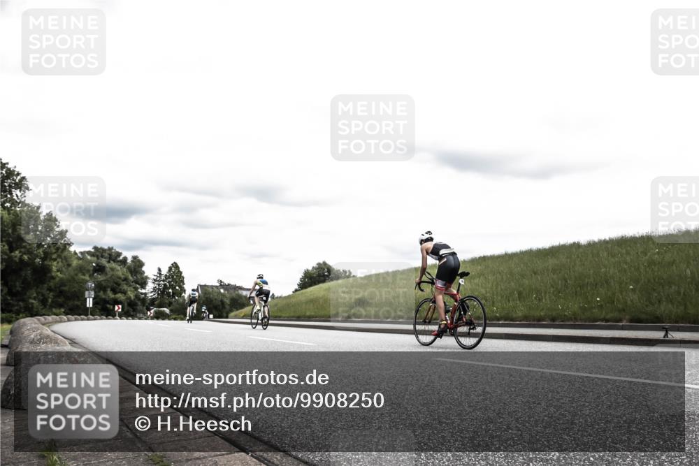 21.06.2026 - 29. Vierlanden-Triathlon H.Heesch http://msf.ph/oto/9908250 21.06.2026 14:42:45 Radfahren  meine-sportfotos.de