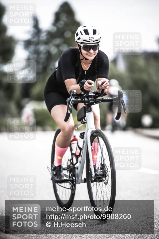 21.06.2026 - 29. Vierlanden-Triathlon H.Heesch http://msf.ph/oto/9908260 21.06.2026 11:45:03 Radfahren 255, 696 meine-sportfotos.de
