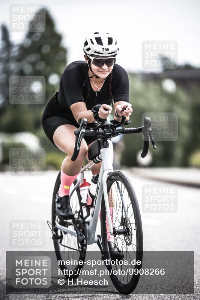 21.06.2026 - 29. Vierlanden-Triathlon H.Heesch http://msf.ph/oto/9908266 21.06.2026 11:45:03 Radfahren 255, 696 meine-sportfotos.de