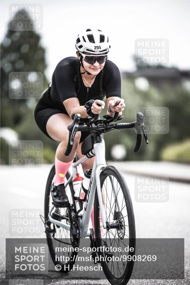 21.06.2026 - 29. Vierlanden-Triathlon H.Heesch http://msf.ph/oto/9908269 21.06.2026 11:45:03 Radfahren 255, 696 meine-sportfotos.de