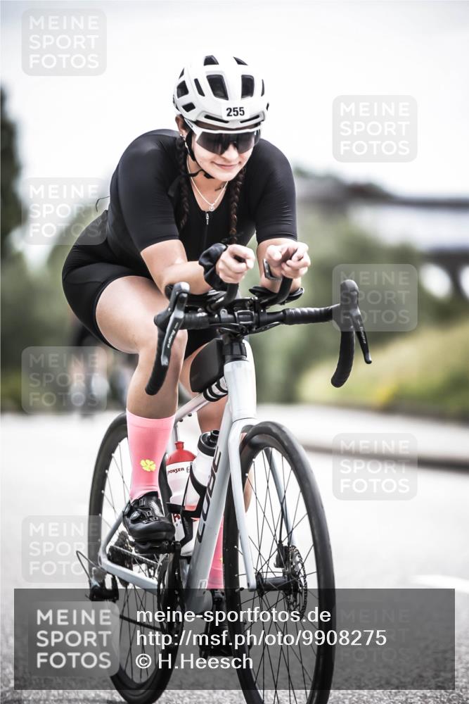 21.06.2026 - 29. Vierlanden-Triathlon H.Heesch http://msf.ph/oto/9908275 21.06.2026 11:45:03 Radfahren 255, 696 meine-sportfotos.de