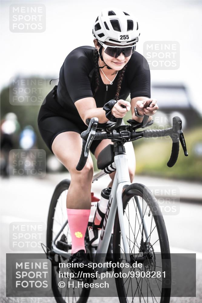 21.06.2026 - 29. Vierlanden-Triathlon H.Heesch http://msf.ph/oto/9908281 21.06.2026 11:45:03 Radfahren 255, 696 meine-sportfotos.de