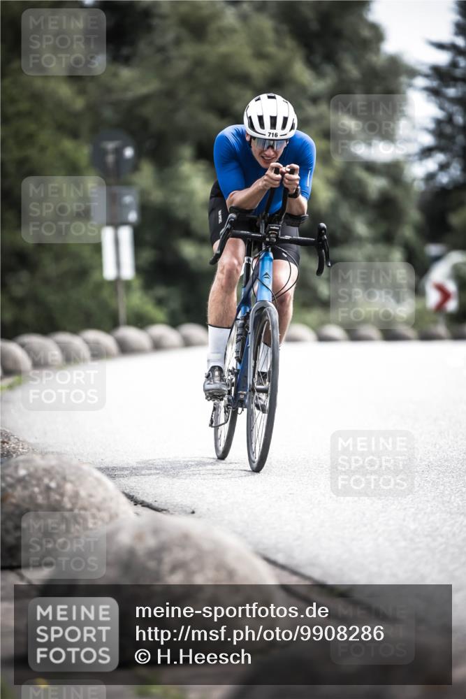 21.06.2026 - 29. Vierlanden-Triathlon H.Heesch http://msf.ph/oto/9908286 21.06.2026 11:45:05 Radfahren 255, 696 meine-sportfotos.de