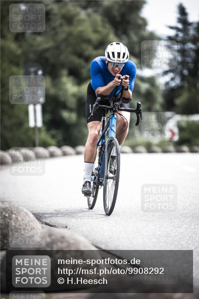 21.06.2026 - 29. Vierlanden-Triathlon H.Heesch http://msf.ph/oto/9908292 21.06.2026 11:45:05 Radfahren 255, 696 meine-sportfotos.de
