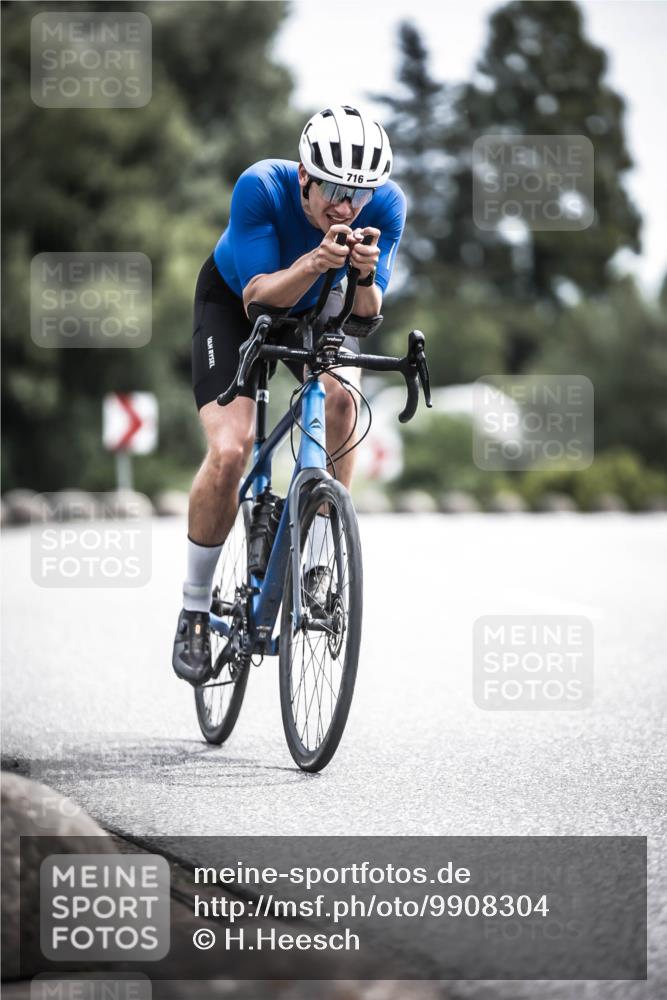 21.06.2026 - 29. Vierlanden-Triathlon H.Heesch http://msf.ph/oto/9908304 21.06.2026 11:45:05 Radfahren 255, 696 meine-sportfotos.de