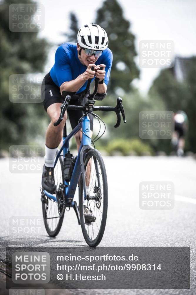 21.06.2026 - 29. Vierlanden-Triathlon H.Heesch http://msf.ph/oto/9908314 21.06.2026 11:45:05 Radfahren 255, 696 meine-sportfotos.de