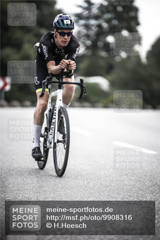 21.06.2026 - 29. Vierlanden-Triathlon H.Heesch http://msf.ph/oto/9908316 21.06.2026 09:24:55 Radfahren 39, 44, 61, 199 meine-sportfotos.de