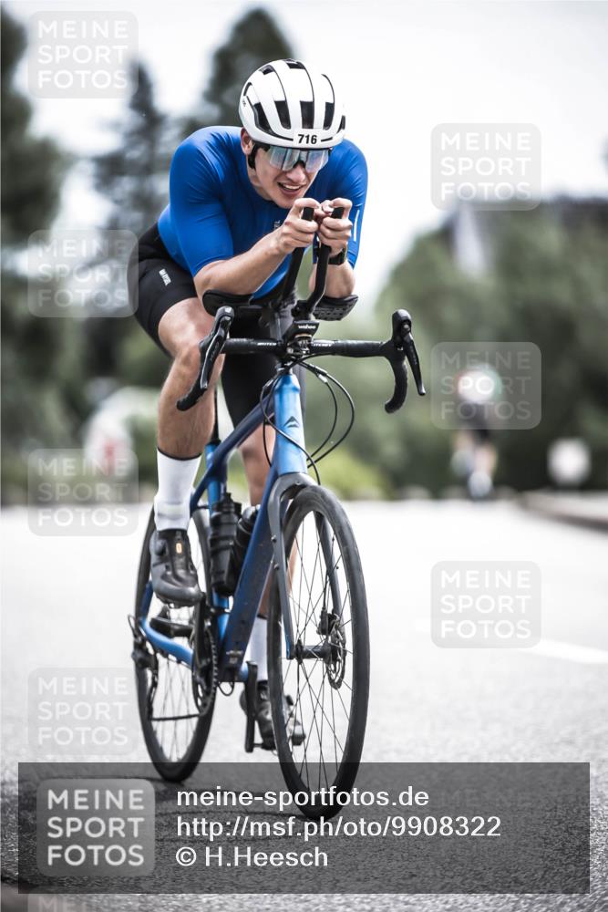 21.06.2026 - 29. Vierlanden-Triathlon H.Heesch http://msf.ph/oto/9908322 21.06.2026 11:45:05 Radfahren 255, 696 meine-sportfotos.de