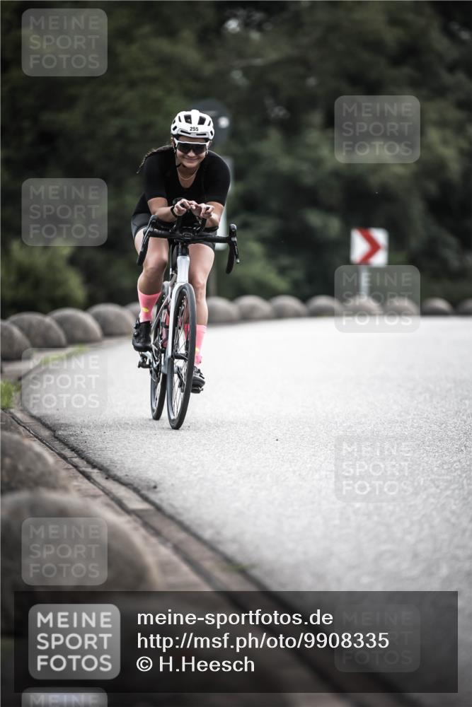 21.06.2026 - 29. Vierlanden-Triathlon H.Heesch http://msf.ph/oto/9908335 21.06.2026 09:25:08 Radfahren 25, 68, 255 meine-sportfotos.de