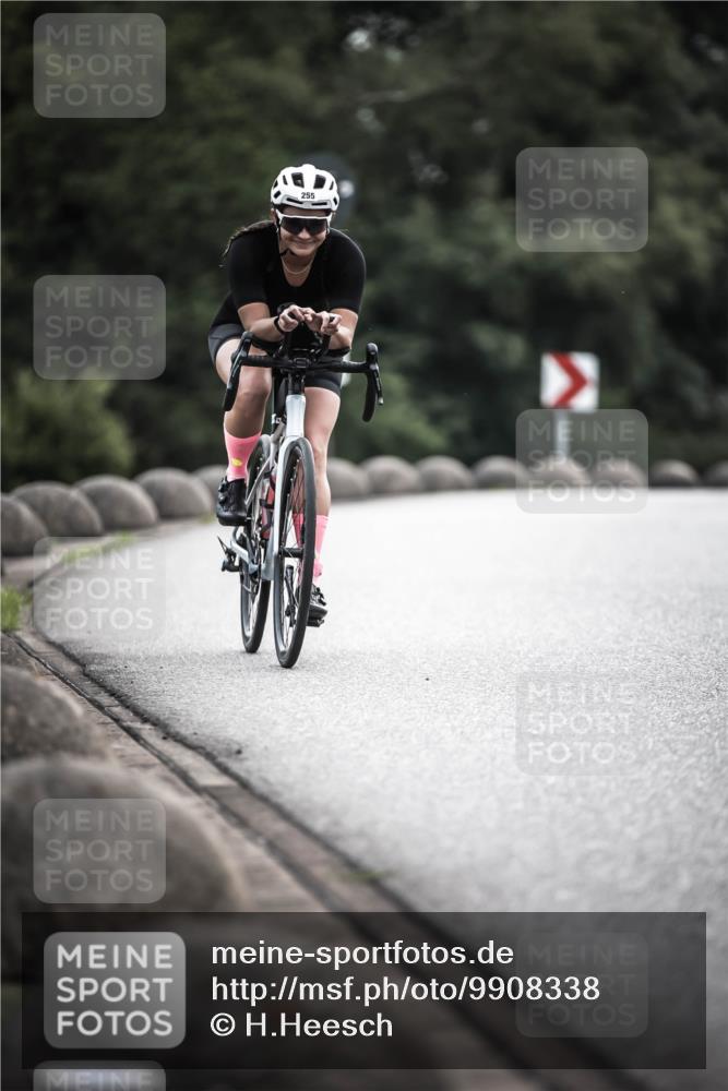 21.06.2026 - 29. Vierlanden-Triathlon H.Heesch http://msf.ph/oto/9908338 21.06.2026 09:25:08 Radfahren 25, 68, 255 meine-sportfotos.de