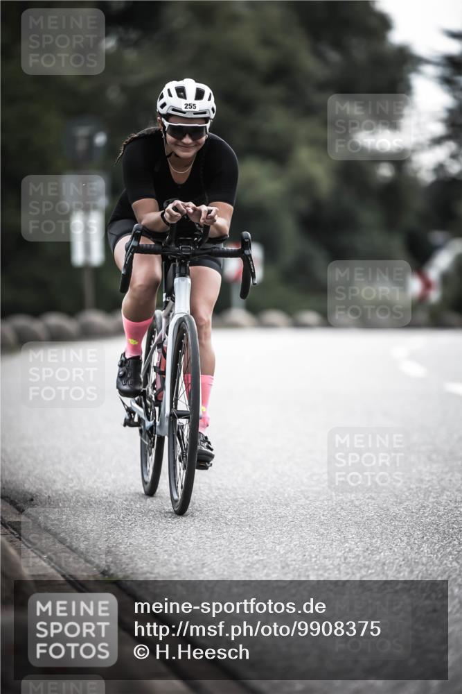 21.06.2026 - 29. Vierlanden-Triathlon H.Heesch http://msf.ph/oto/9908375 21.06.2026 09:25:09 Radfahren 25, 68, 255 meine-sportfotos.de