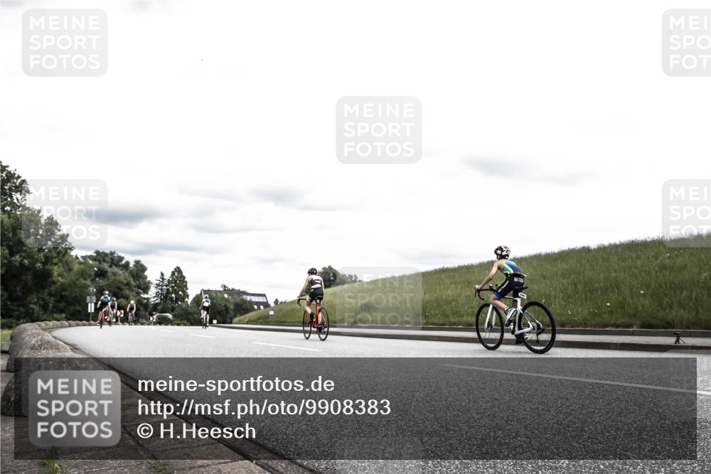 21.06.2026 - 29. Vierlanden-Triathlon H.Heesch http://msf.ph/oto/9908383 21.06.2026 14:43:38 Radfahren 1267, 1282, 1288 meine-sportfotos.de