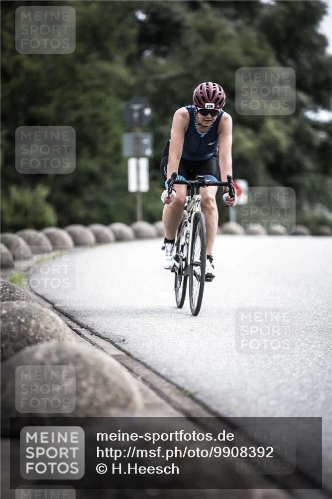 21.06.2026 - 29. Vierlanden-Triathlon H.Heesch http://msf.ph/oto/9908392 21.06.2026 11:51:01 Radfahren 233, 235, 259, 836 meine-sportfotos.de