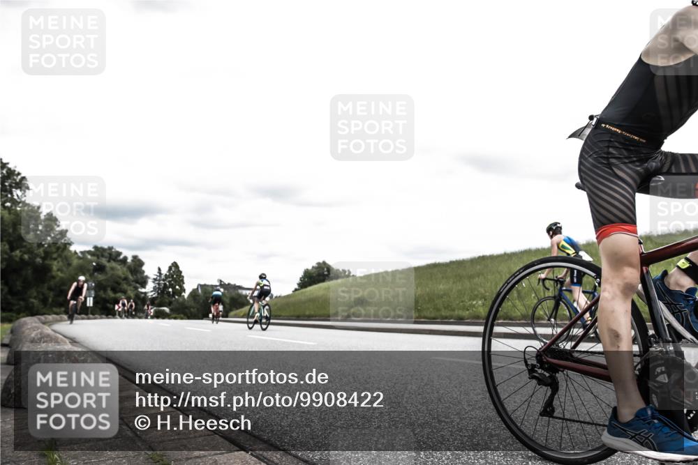 21.06.2026 - 29. Vierlanden-Triathlon H.Heesch http://msf.ph/oto/9908422 21.06.2026 14:43:50 Radfahren 1230, 1273, 1276 meine-sportfotos.de