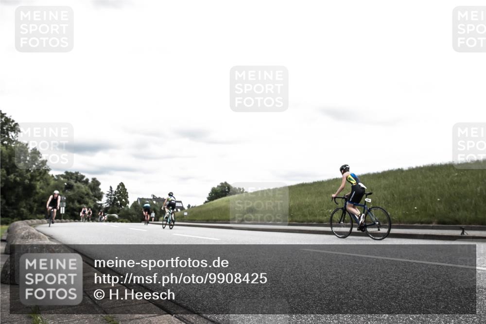 21.06.2026 - 29. Vierlanden-Triathlon H.Heesch http://msf.ph/oto/9908425 21.06.2026 14:43:50 Radfahren 1230, 1273, 1276 meine-sportfotos.de