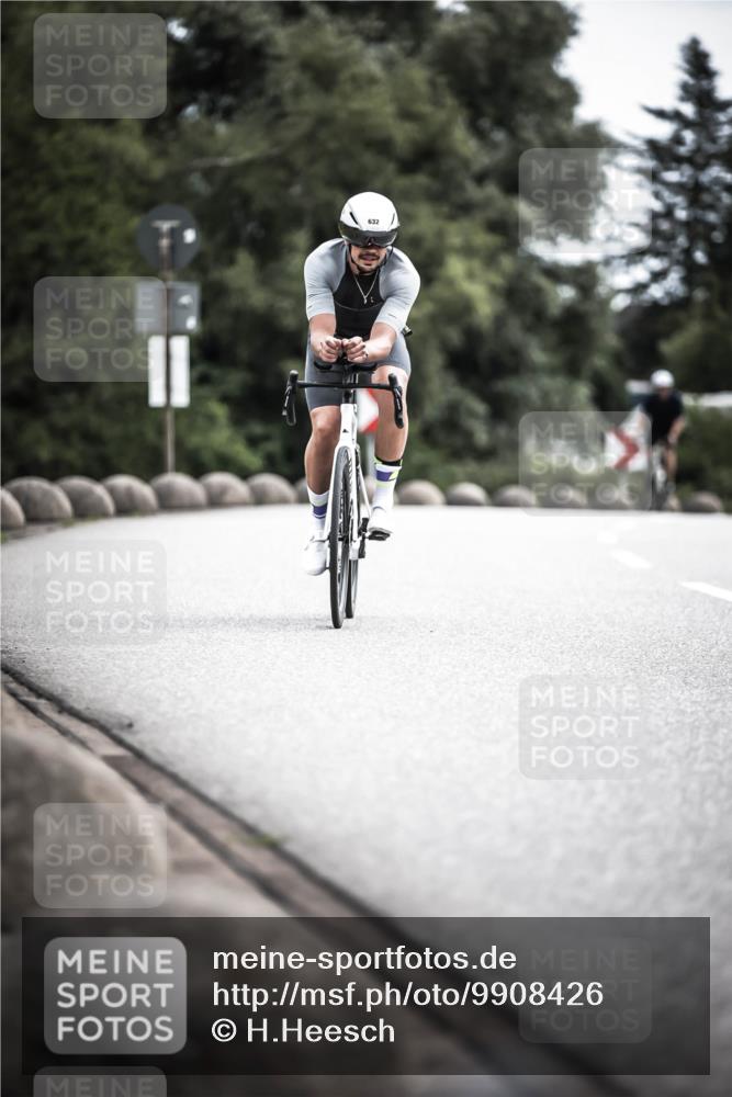 21.06.2026 - 29. Vierlanden-Triathlon H.Heesch http://msf.ph/oto/9908426 21.06.2026 11:51:41 Radfahren 260, 632, 727 meine-sportfotos.de