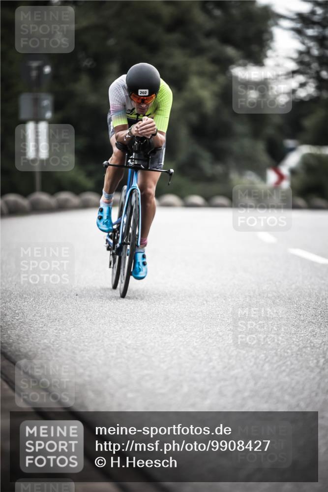 21.06.2026 - 29. Vierlanden-Triathlon H.Heesch http://msf.ph/oto/9908427 21.06.2026 09:25:20 Radfahren 40, 202 meine-sportfotos.de