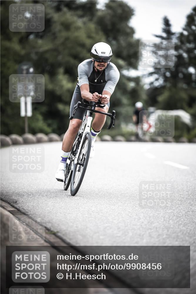 21.06.2026 - 29. Vierlanden-Triathlon H.Heesch http://msf.ph/oto/9908456 21.06.2026 11:51:42 Radfahren 260, 632, 727 meine-sportfotos.de