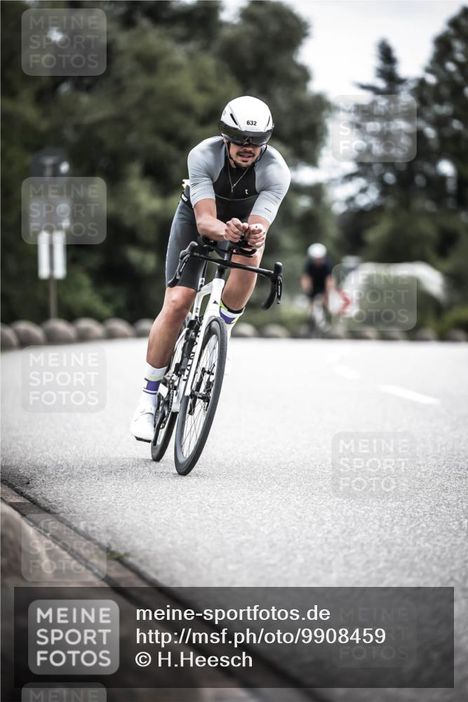 21.06.2026 - 29. Vierlanden-Triathlon H.Heesch http://msf.ph/oto/9908459 21.06.2026 11:51:42 Radfahren 260, 632, 727 meine-sportfotos.de