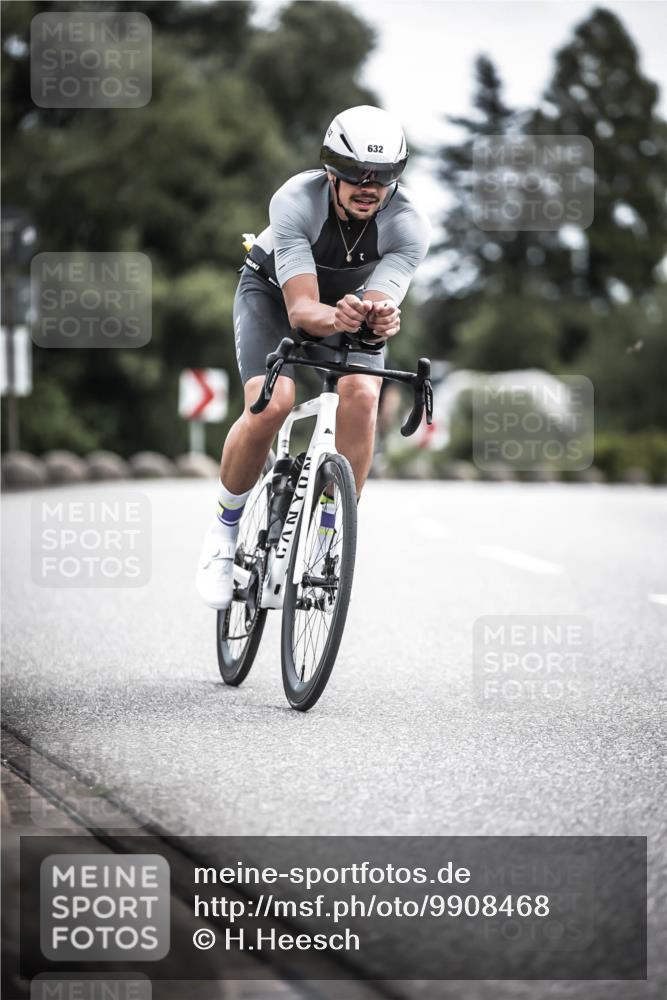 21.06.2026 - 29. Vierlanden-Triathlon H.Heesch http://msf.ph/oto/9908468 21.06.2026 11:51:42 Radfahren 260, 632, 727 meine-sportfotos.de