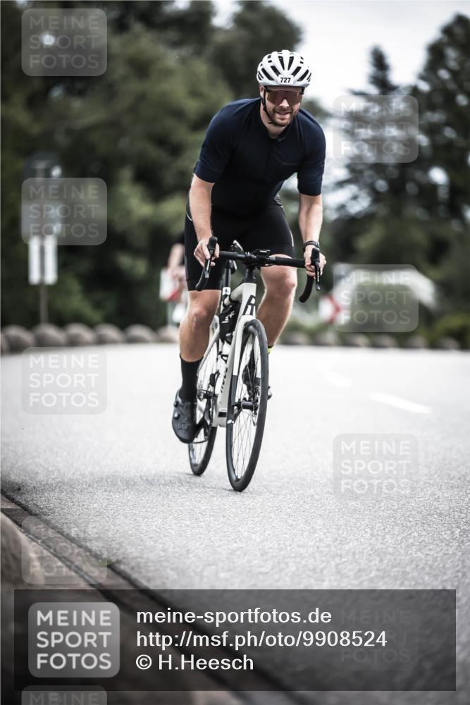 21.06.2026 - 29. Vierlanden-Triathlon H.Heesch http://msf.ph/oto/9908524 21.06.2026 11:51:47 Radfahren 20, 260, 633, 727, 876 meine-sportfotos.de