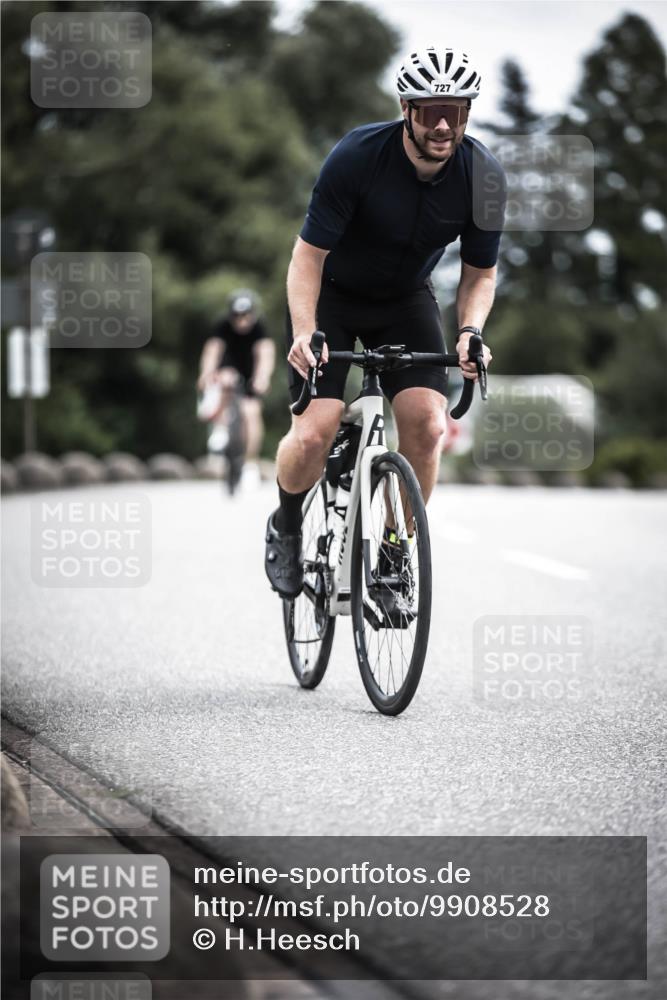 21.06.2026 - 29. Vierlanden-Triathlon H.Heesch http://msf.ph/oto/9908528 21.06.2026 11:51:47 Radfahren 20, 260, 633, 727, 876 meine-sportfotos.de