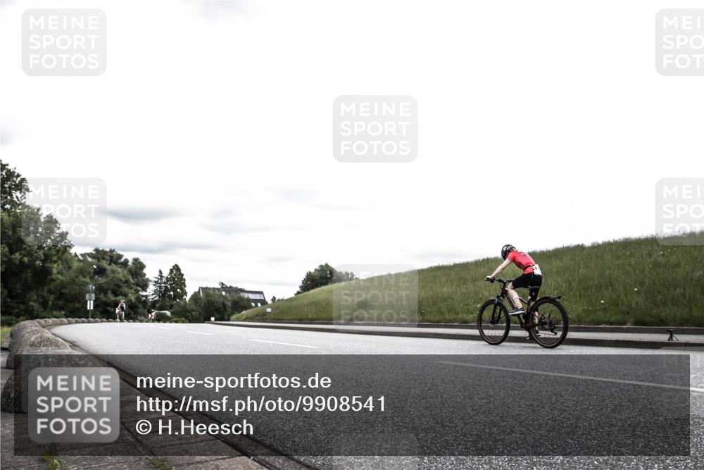 21.06.2026 - 29. Vierlanden-Triathlon H.Heesch http://msf.ph/oto/9908541 21.06.2026 14:45:20 Radfahren  meine-sportfotos.de