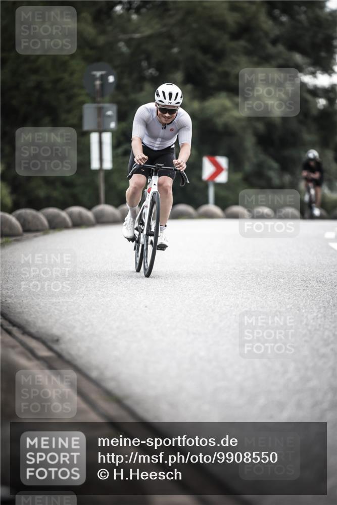 21.06.2026 - 29. Vierlanden-Triathlon H.Heesch http://msf.ph/oto/9908550 21.06.2026 09:25:55 Radfahren 72, 294 meine-sportfotos.de