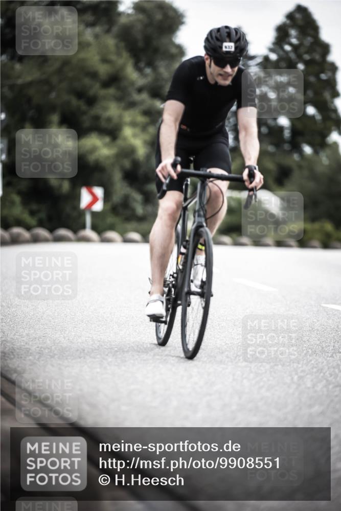 21.06.2026 - 29. Vierlanden-Triathlon H.Heesch http://msf.ph/oto/9908551 21.06.2026 11:51:50 Radfahren 20, 92, 260, 633, 727, 876 meine-sportfotos.de