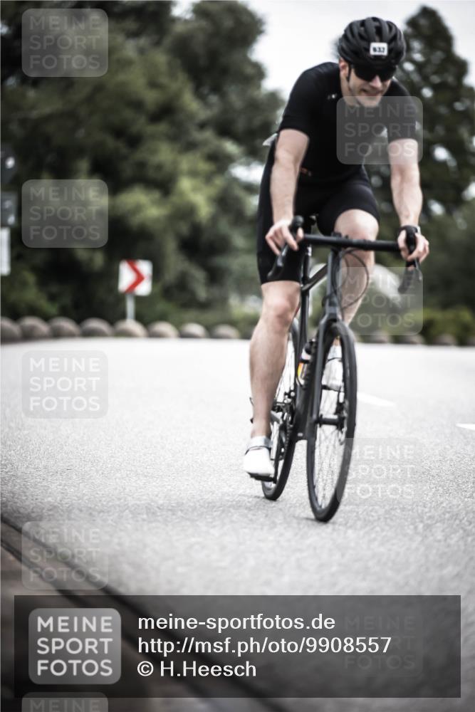 21.06.2026 - 29. Vierlanden-Triathlon H.Heesch http://msf.ph/oto/9908557 21.06.2026 11:51:50 Radfahren 20, 92, 260, 633, 727, 876 meine-sportfotos.de