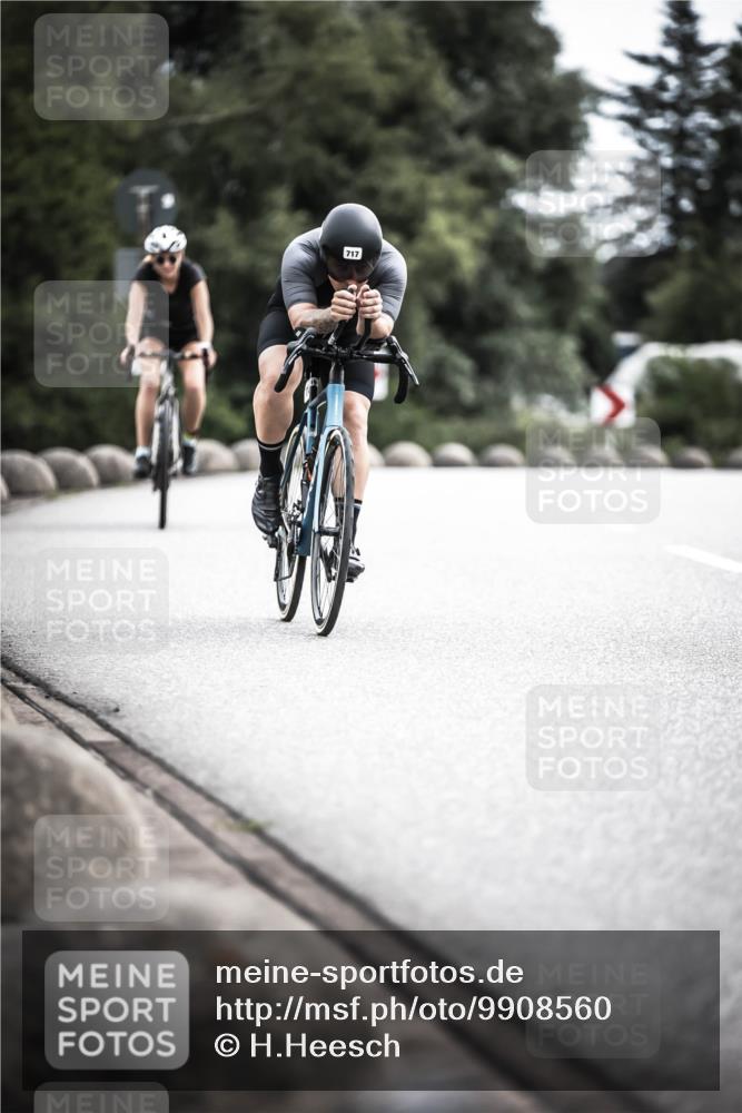 21.06.2026 - 29. Vierlanden-Triathlon H.Heesch http://msf.ph/oto/9908560 21.06.2026 11:52:00 Radfahren 92, 249, 717, 755 meine-sportfotos.de