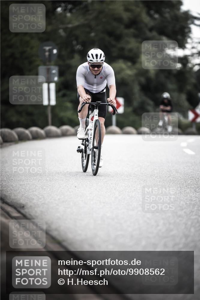 21.06.2026 - 29. Vierlanden-Triathlon H.Heesch http://msf.ph/oto/9908562 21.06.2026 09:25:55 Radfahren 72, 294 meine-sportfotos.de