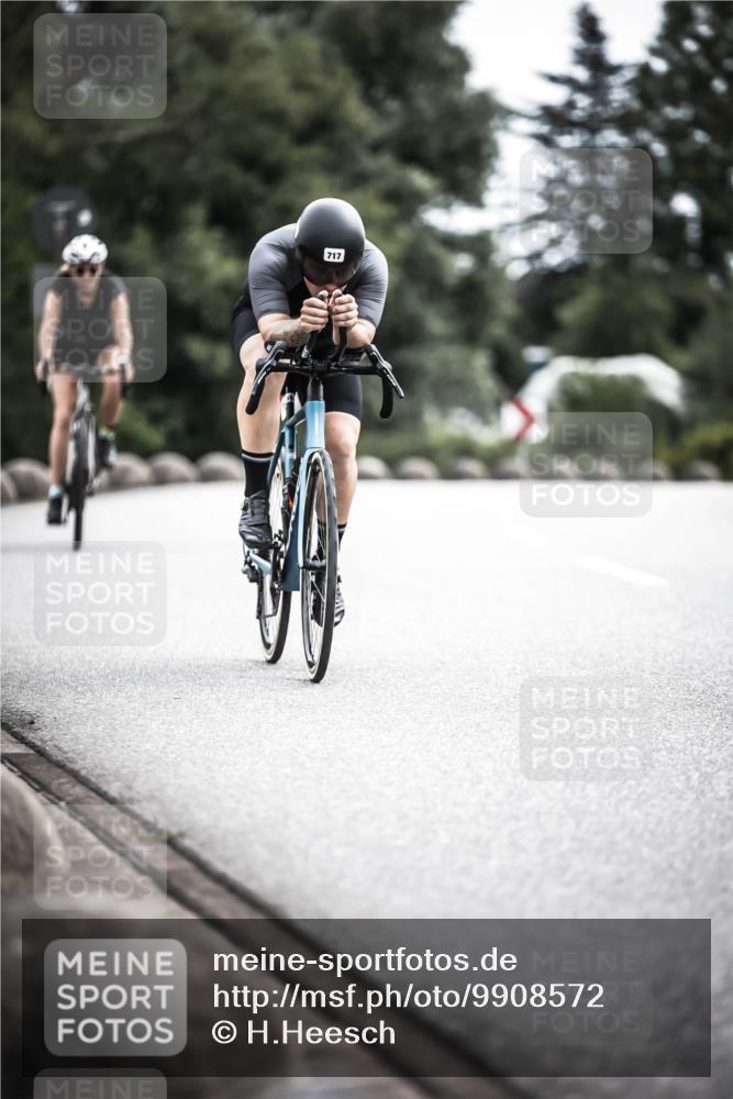 21.06.2026 - 29. Vierlanden-Triathlon H.Heesch http://msf.ph/oto/9908572 21.06.2026 11:52:00 Radfahren 92, 249, 717, 755 meine-sportfotos.de