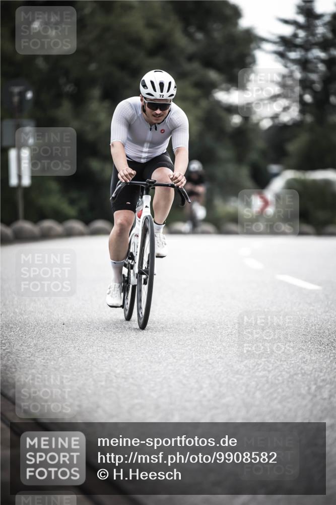 21.06.2026 - 29. Vierlanden-Triathlon H.Heesch http://msf.ph/oto/9908582 21.06.2026 09:25:56 Radfahren 72, 294 meine-sportfotos.de