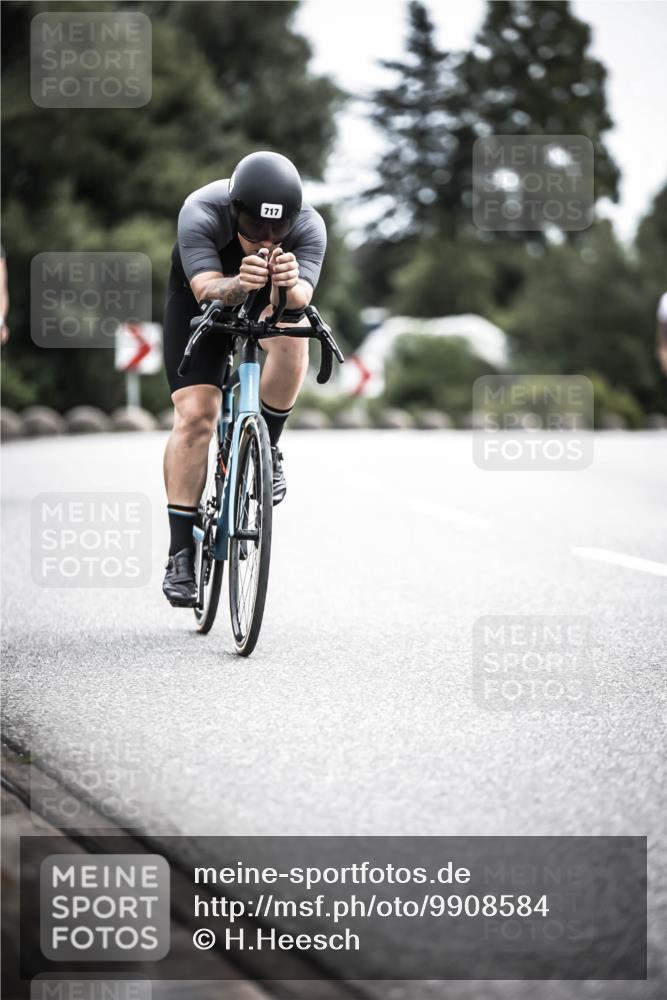21.06.2026 - 29. Vierlanden-Triathlon H.Heesch http://msf.ph/oto/9908584 21.06.2026 11:52:01 Radfahren 92, 249, 717, 755 meine-sportfotos.de