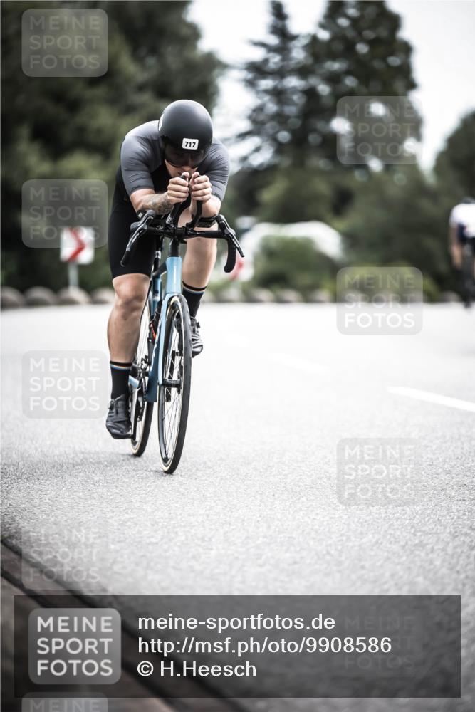 21.06.2026 - 29. Vierlanden-Triathlon H.Heesch http://msf.ph/oto/9908586 21.06.2026 11:52:01 Radfahren 92, 249, 717, 755 meine-sportfotos.de