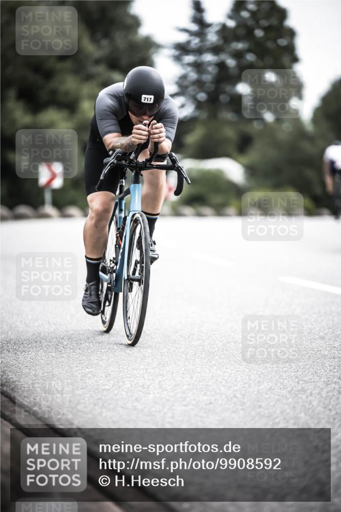 21.06.2026 - 29. Vierlanden-Triathlon H.Heesch http://msf.ph/oto/9908592 21.06.2026 11:52:01 Radfahren 92, 249, 717, 755 meine-sportfotos.de