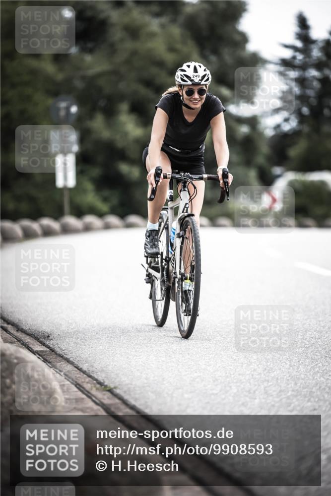 21.06.2026 - 29. Vierlanden-Triathlon H.Heesch http://msf.ph/oto/9908593 21.06.2026 11:52:02 Radfahren 249, 717, 755 meine-sportfotos.de