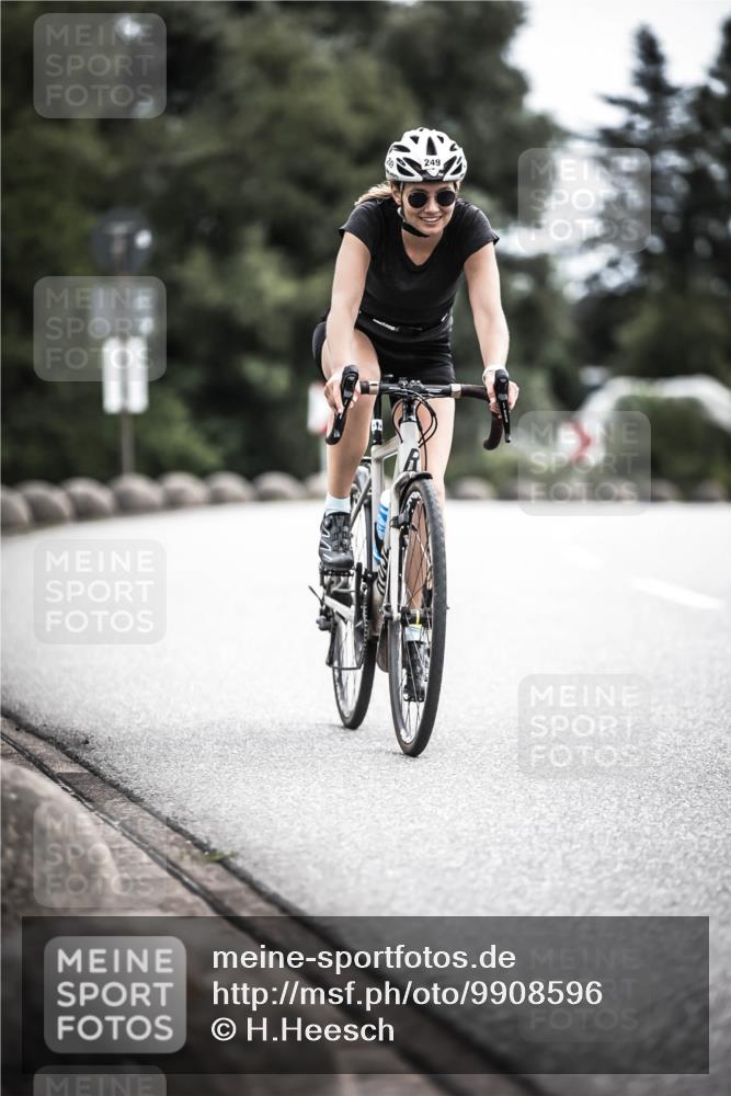 21.06.2026 - 29. Vierlanden-Triathlon H.Heesch http://msf.ph/oto/9908596 21.06.2026 11:52:02 Radfahren 249, 717, 755 meine-sportfotos.de