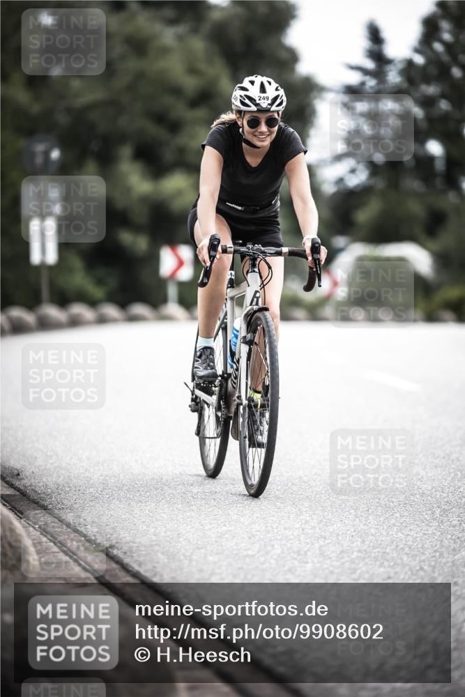 21.06.2026 - 29. Vierlanden-Triathlon H.Heesch http://msf.ph/oto/9908602 21.06.2026 11:52:02 Radfahren 249, 717, 755 meine-sportfotos.de