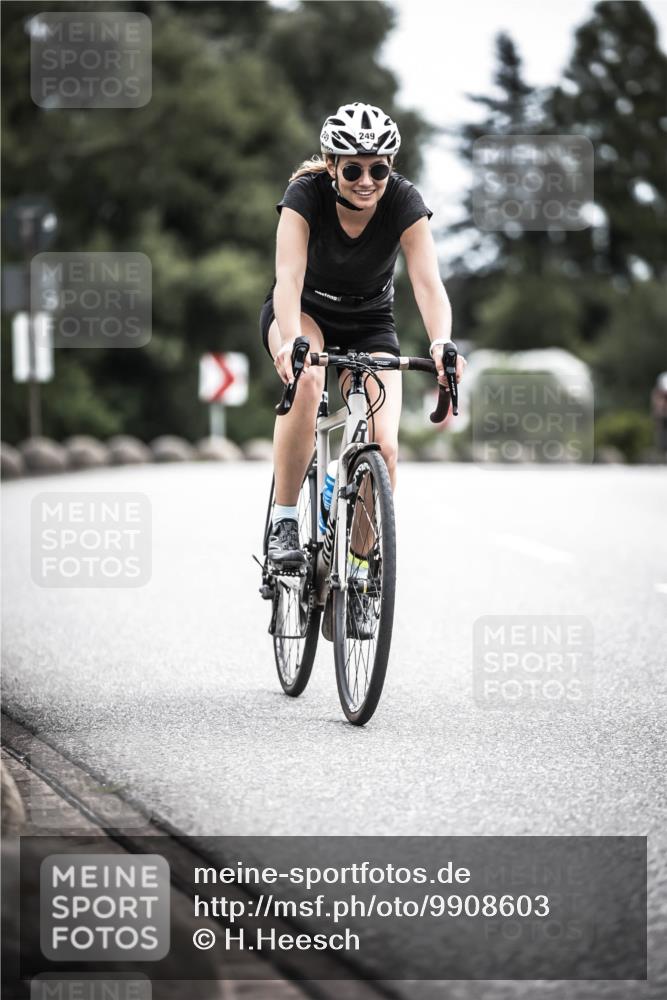 21.06.2026 - 29. Vierlanden-Triathlon H.Heesch http://msf.ph/oto/9908603 21.06.2026 11:52:03 Radfahren 249, 717, 755 meine-sportfotos.de