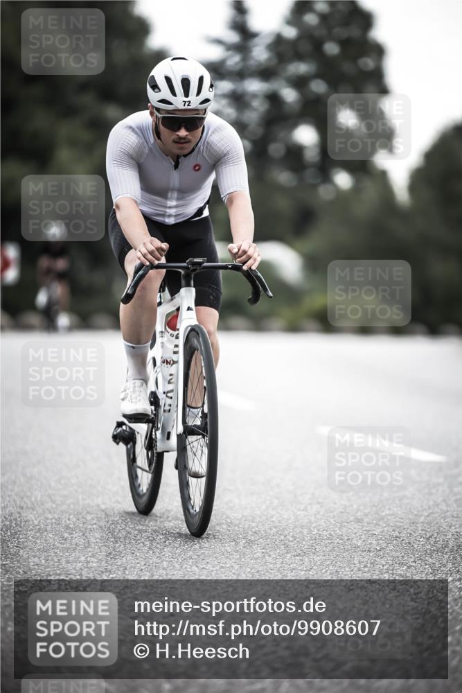 21.06.2026 - 29. Vierlanden-Triathlon H.Heesch http://msf.ph/oto/9908607 21.06.2026 09:25:56 Radfahren 72, 294 meine-sportfotos.de