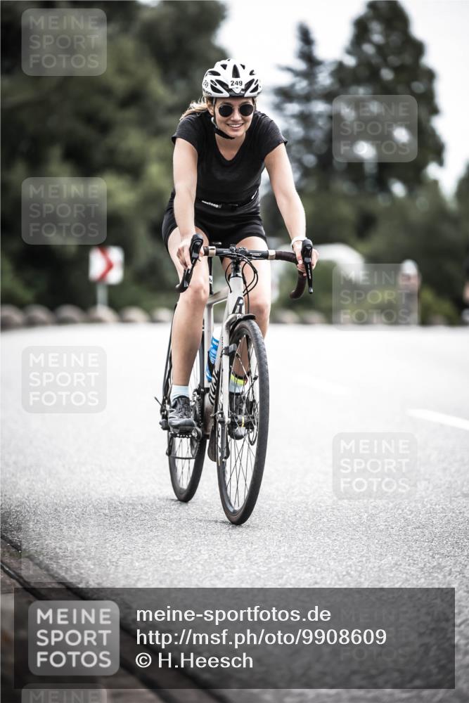 21.06.2026 - 29. Vierlanden-Triathlon H.Heesch http://msf.ph/oto/9908609 21.06.2026 11:52:03 Radfahren 249, 717, 755 meine-sportfotos.de