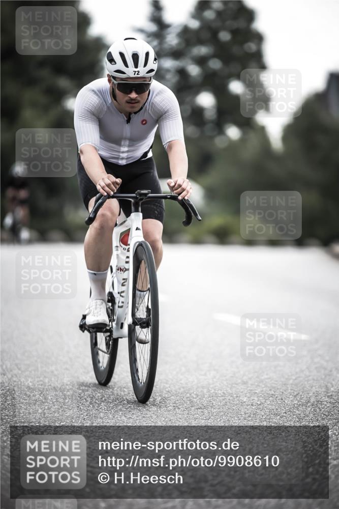21.06.2026 - 29. Vierlanden-Triathlon H.Heesch http://msf.ph/oto/9908610 21.06.2026 09:25:56 Radfahren 72, 294 meine-sportfotos.de