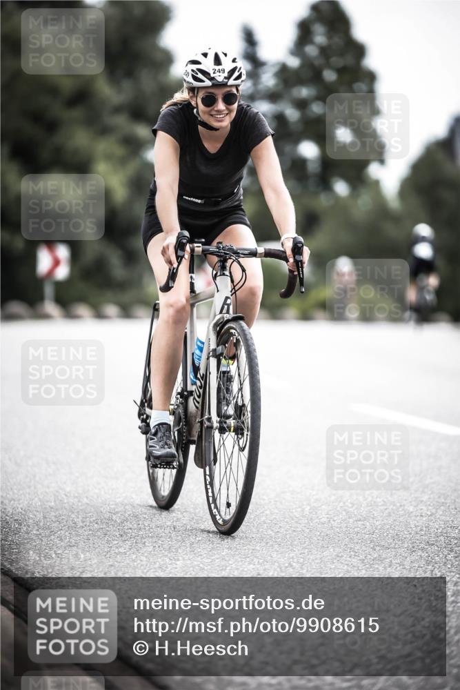 21.06.2026 - 29. Vierlanden-Triathlon H.Heesch http://msf.ph/oto/9908615 21.06.2026 11:52:03 Radfahren 249, 717, 755 meine-sportfotos.de