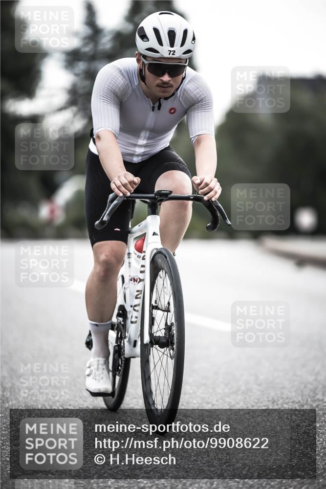21.06.2026 - 29. Vierlanden-Triathlon H.Heesch http://msf.ph/oto/9908622 21.06.2026 09:25:56 Radfahren 72, 294 meine-sportfotos.de